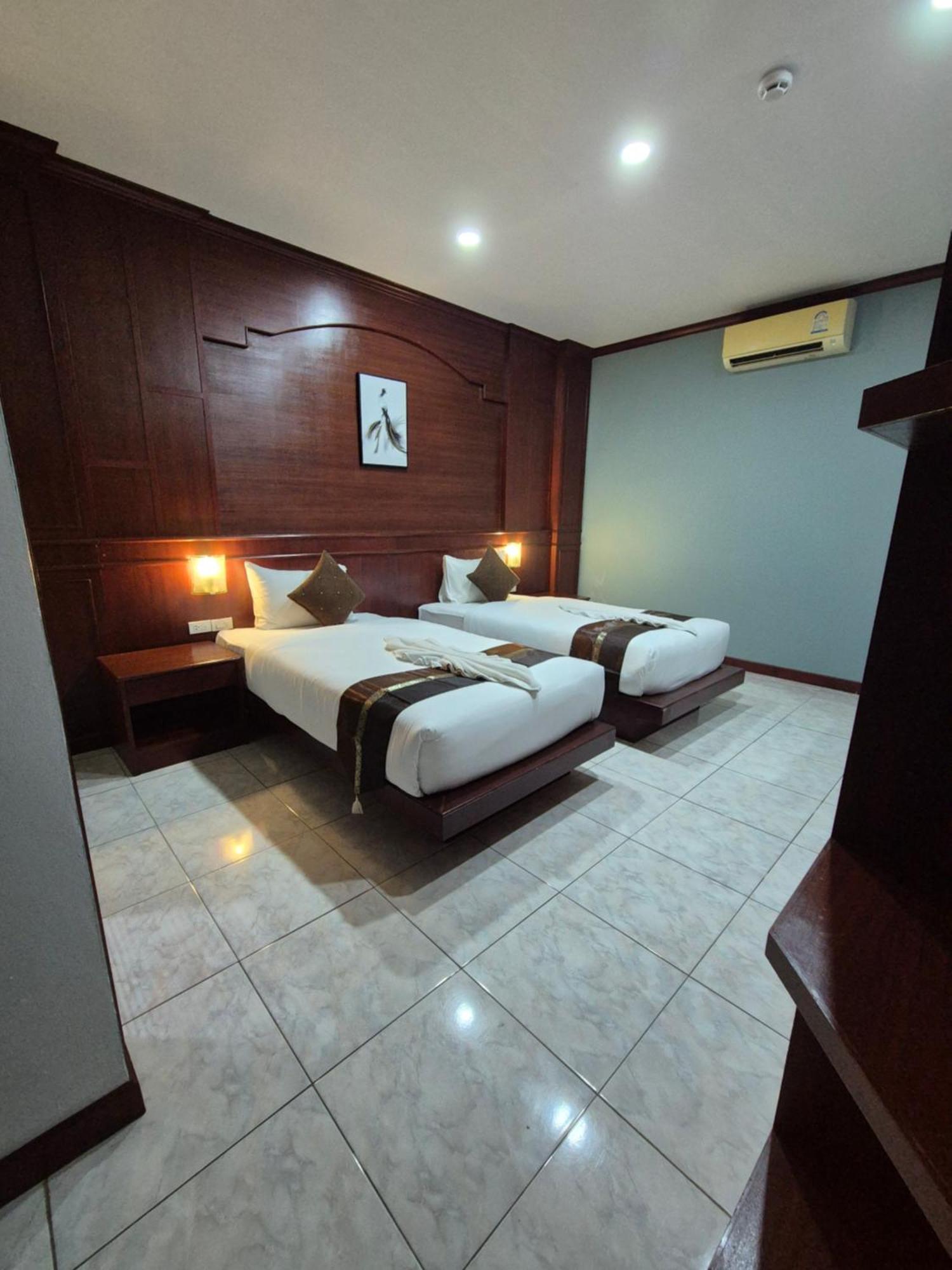New Forest Hotel 3*